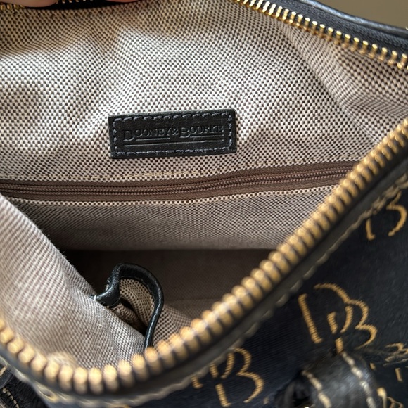 Vintage Douney & Bourke black handbag w/ gold initials! Like brand new - Picture 5 of 5